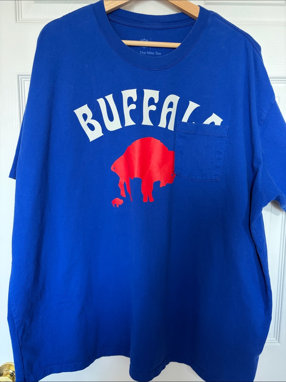 BUFFALO Bills Graphic Pocket Tee with Red Buffalo
